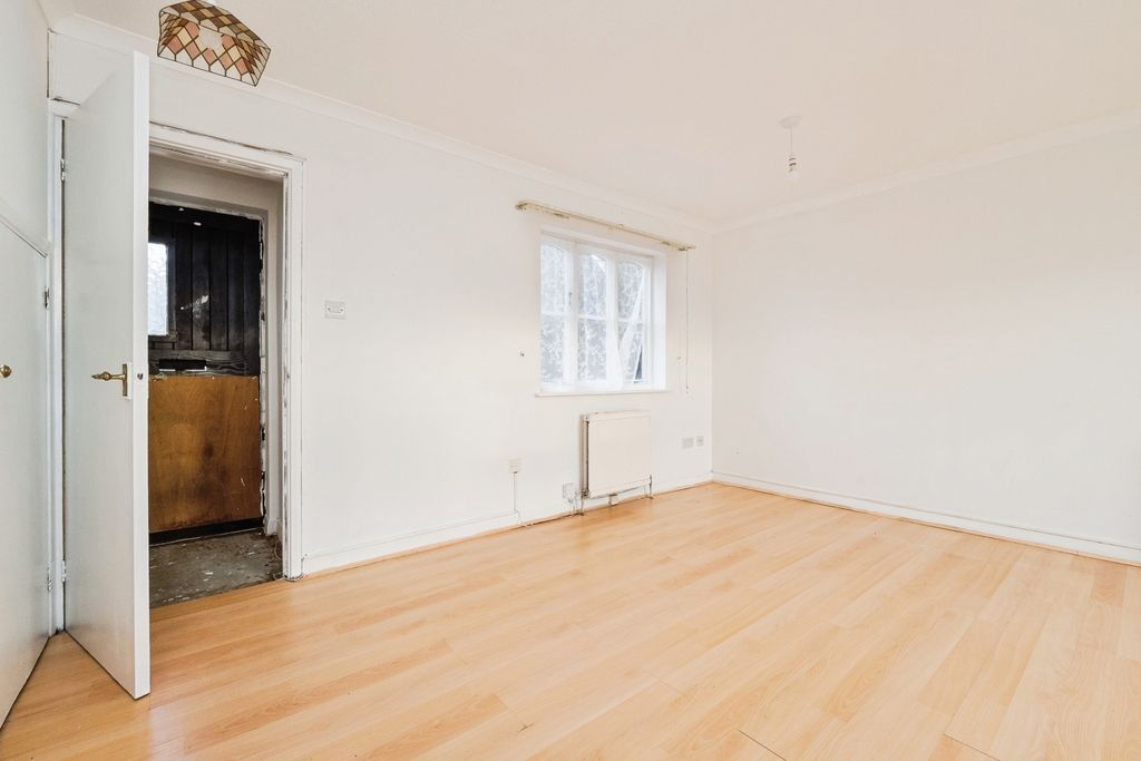 Property photo 3 of 17 Pbox-Img.Jpg