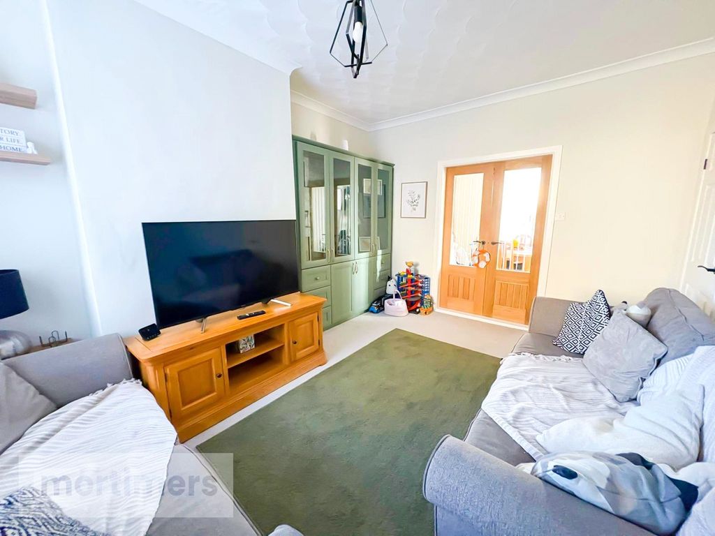 Property photo 2 of 20 Living Room