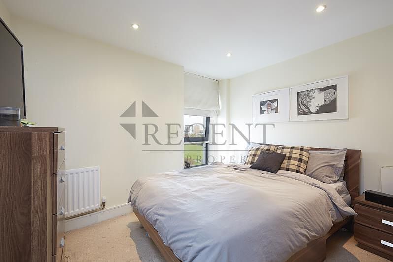 Property photo 3 of 7 Bedroom 1