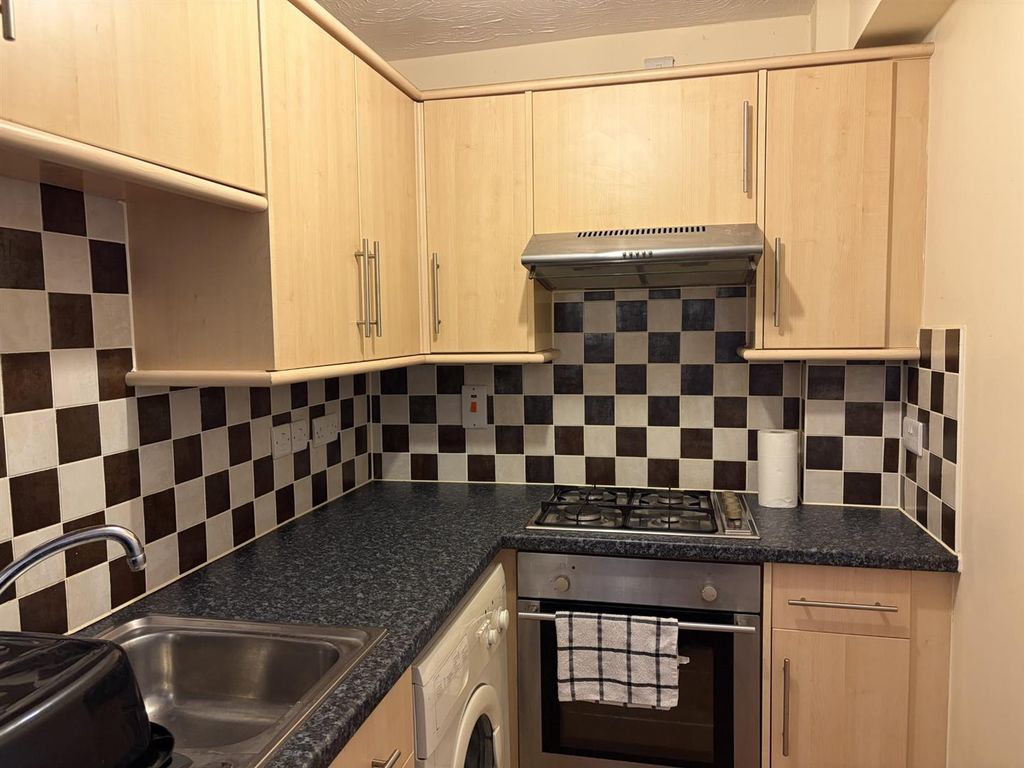 Property photo 2 of 6 Kitchen 2.Jpg