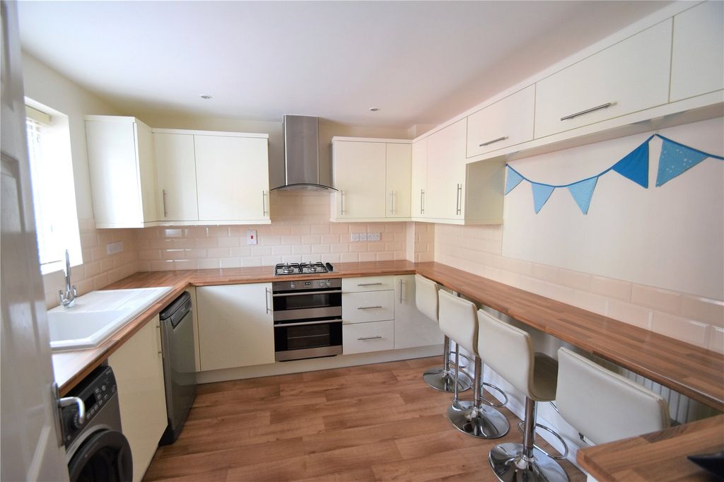 Property photo 2 of 6 Tiverton Seddons