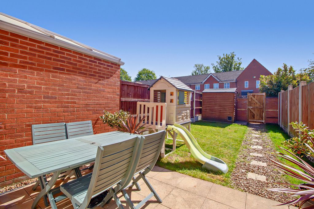 Property photo 2 of 9