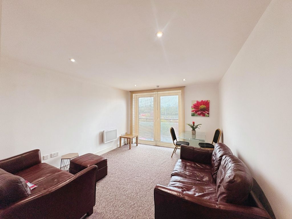 Property photo 2 of 8 Bedroom