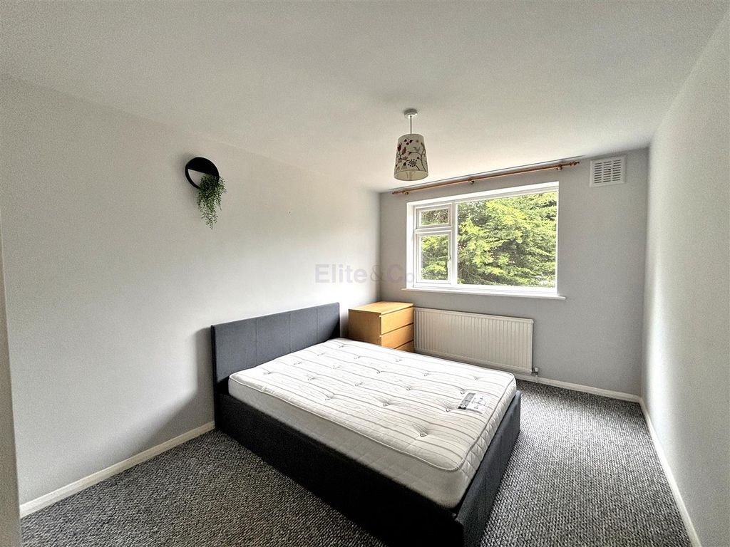 Property photo 3 of 12 Bedroom