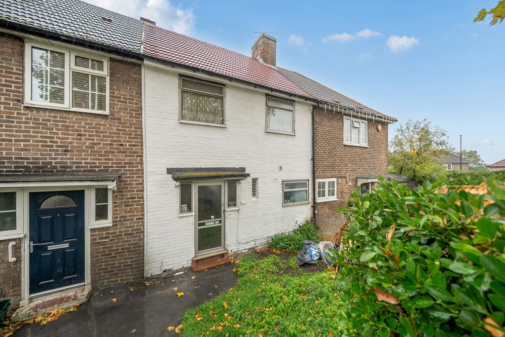 Property photo 1 of 9 External