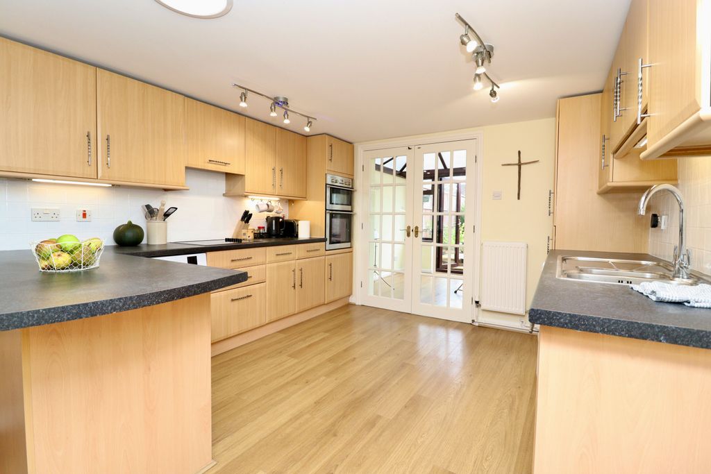 Property photo 2 of 18