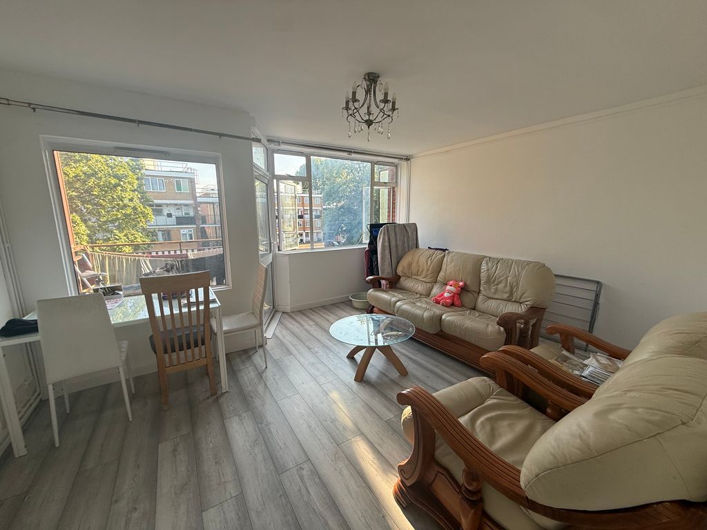 Property photo 2 of 3