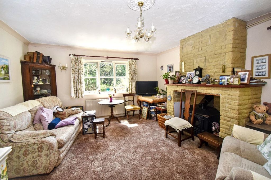 Property photo 2 of 11