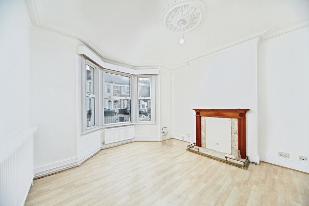Property photo 2 of 17 Photo