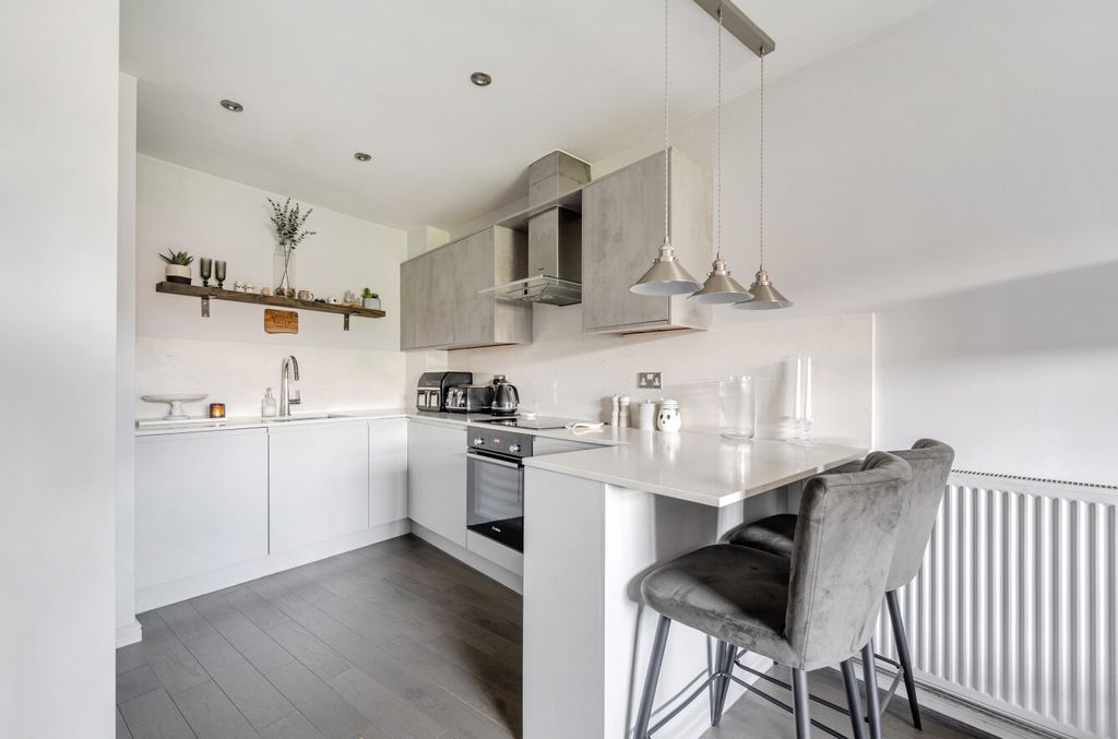 Property photo 2 of 14 1448509-14-69E7B3...