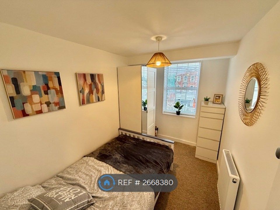 Property photo 2 of 8 Room 2