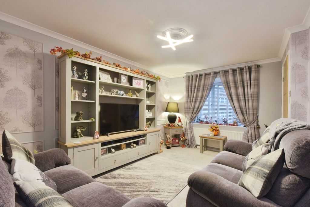 Property photo 3 of 16 Photo