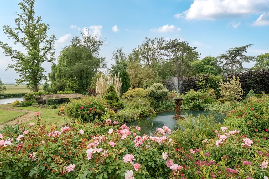 Property photo 3 of 12 1305685-1-6846c28d9Ed92