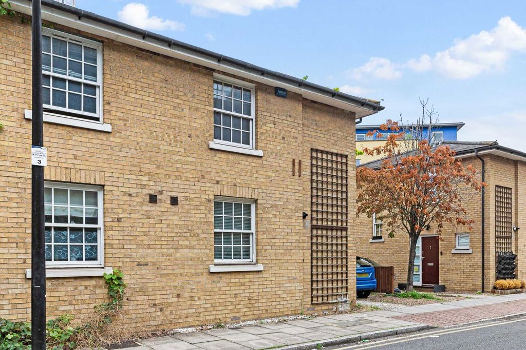 Property photo 1 of 9