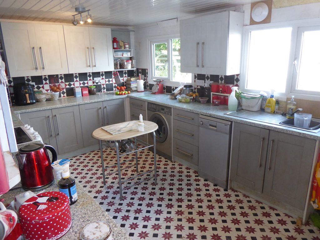 Property photo 3 of 13