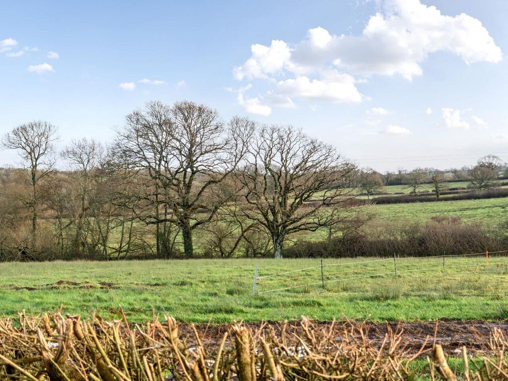 Property photo 2 of 11 1393682-13-69491d9E6Cff2.Jpg