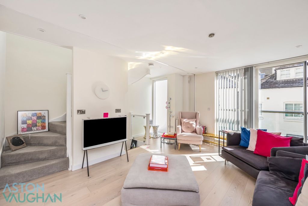 Property photo 2 of 18 5044901