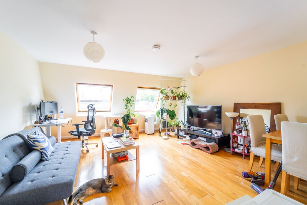 Property photo 1 of 10 Mba07380