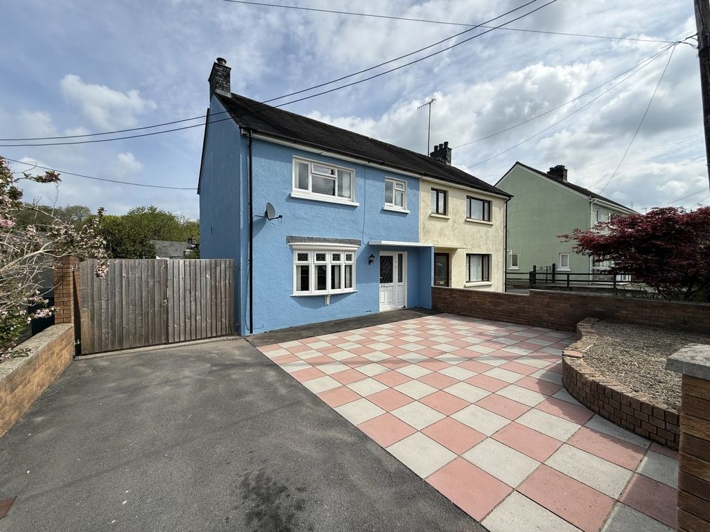 Property photo 1 of 33