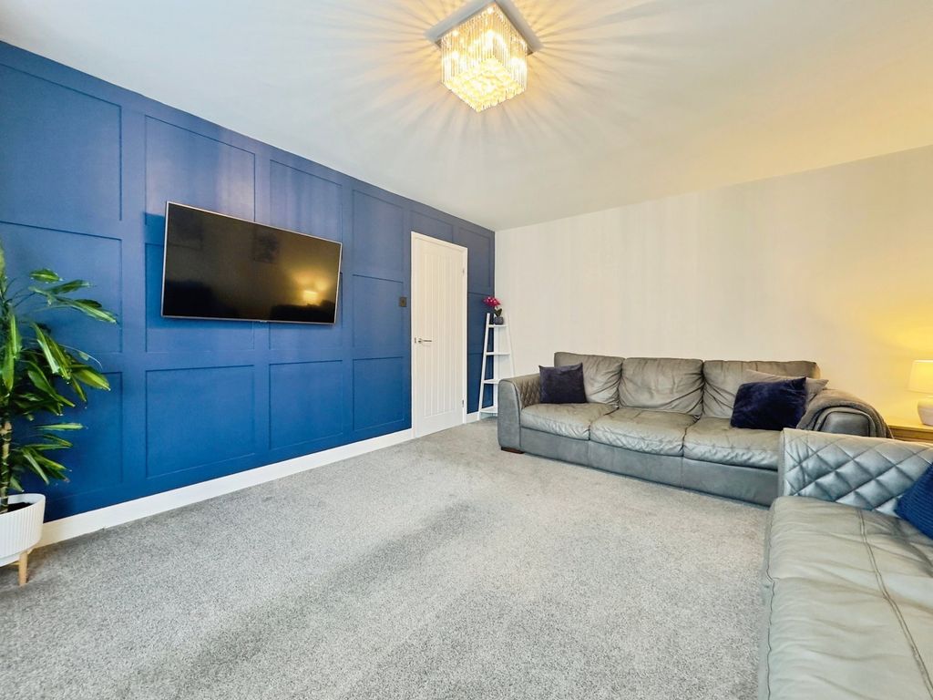 Property photo 3 of 35