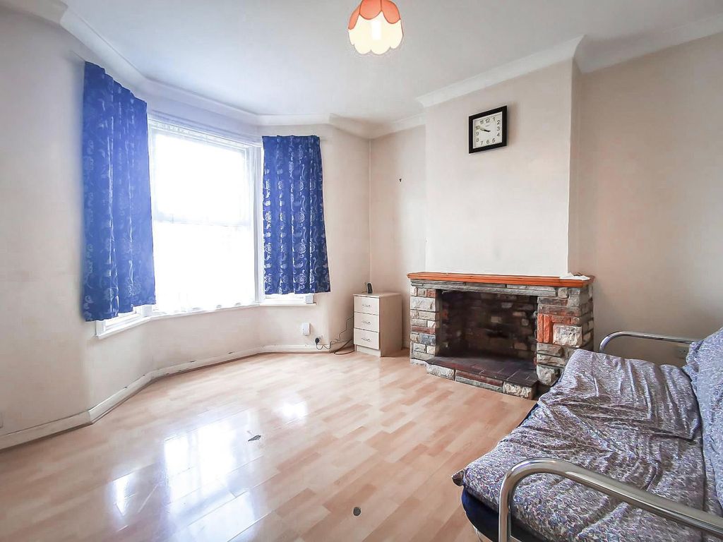Property photo 2 of 9