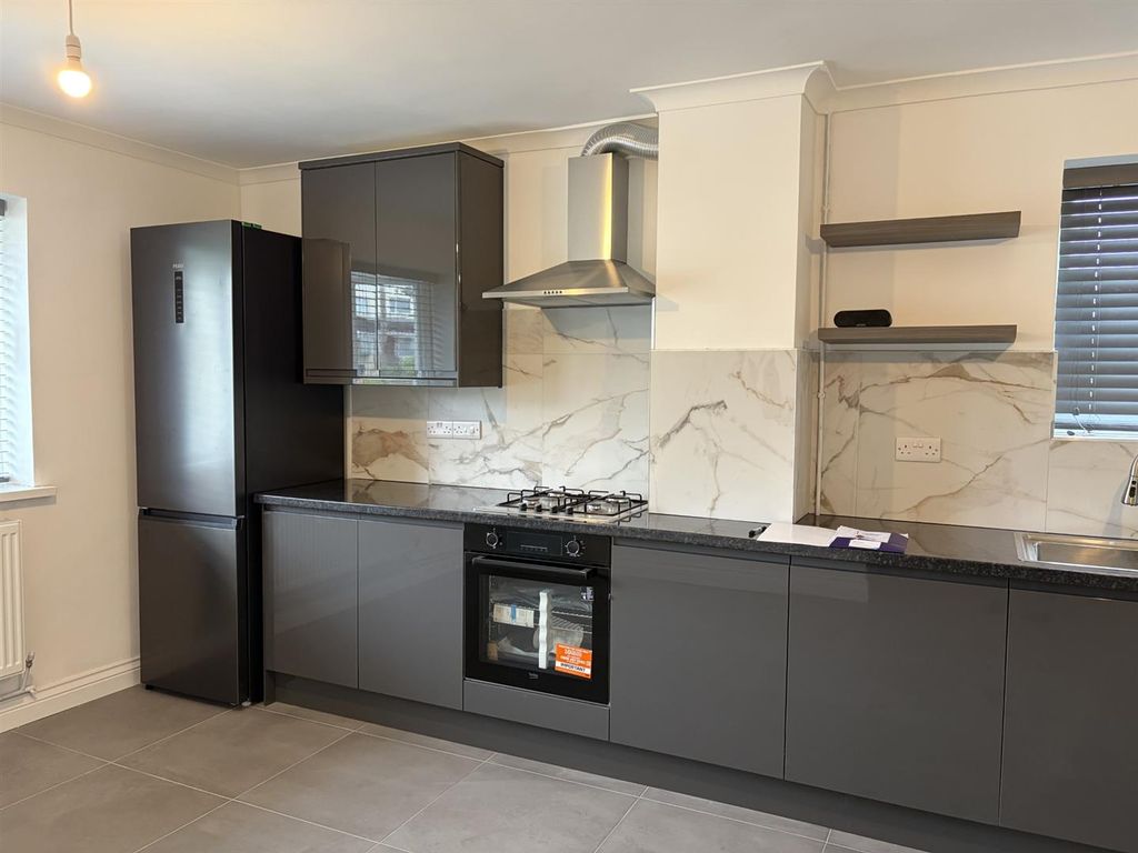 Property photo 2 of 14 Kitchen 1.Jpg