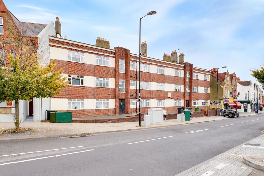 Property photo 2 of 11 2.External.Jpg