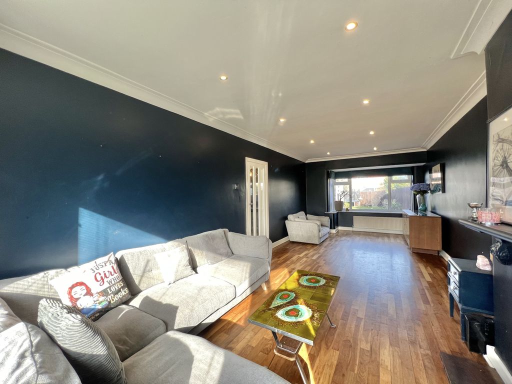 Property photo 2 of 21