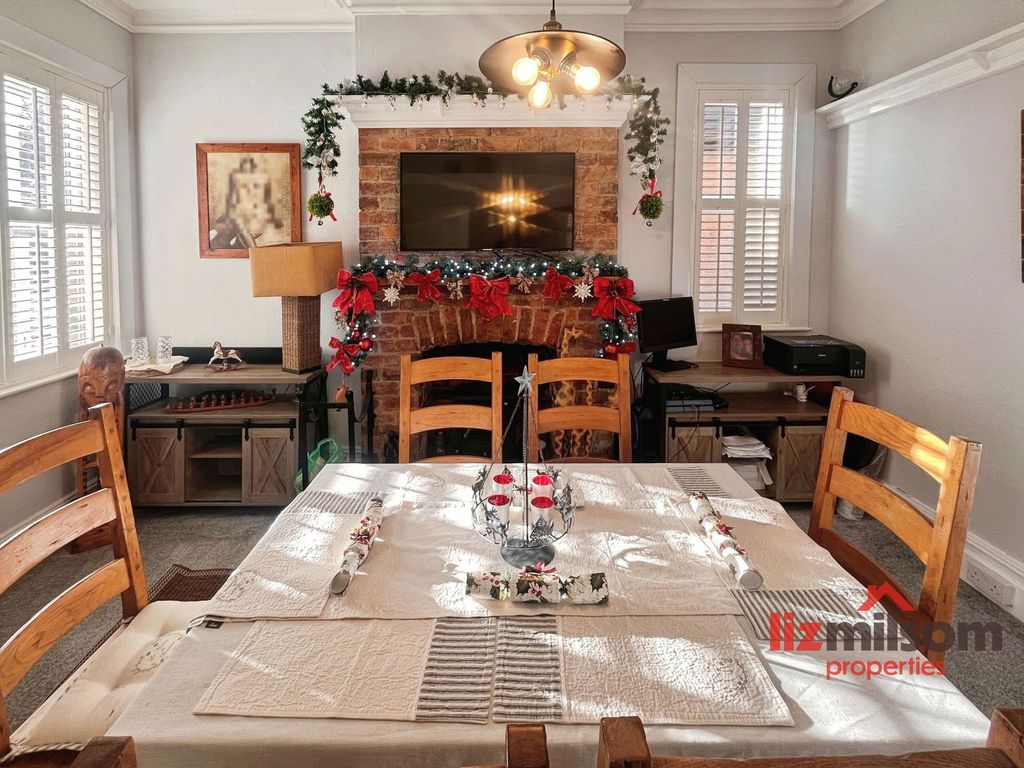 Property photo 3 of 42