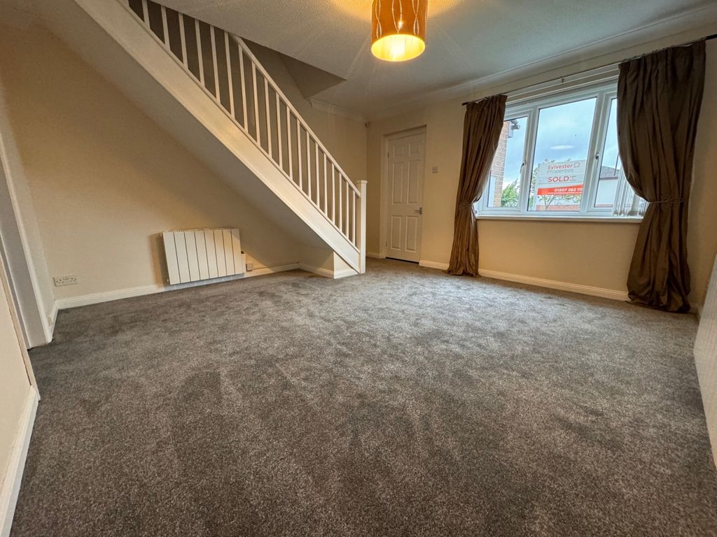 Property photo 3 of 12