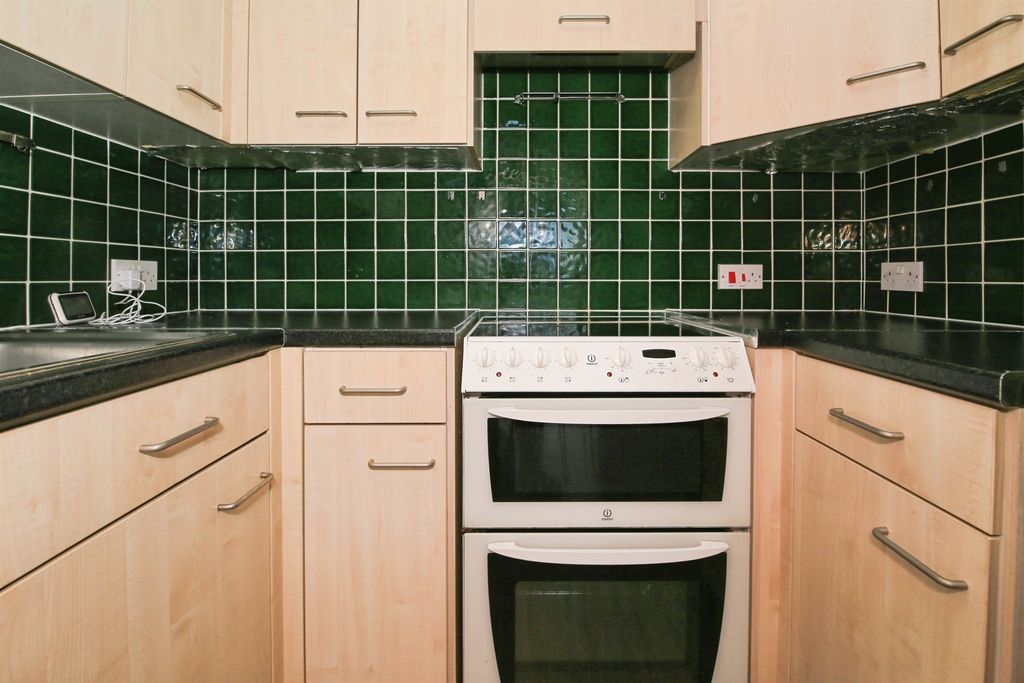 Property photo 2 of 17