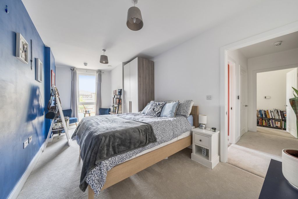 Property photo 3 of 21 Bedroom