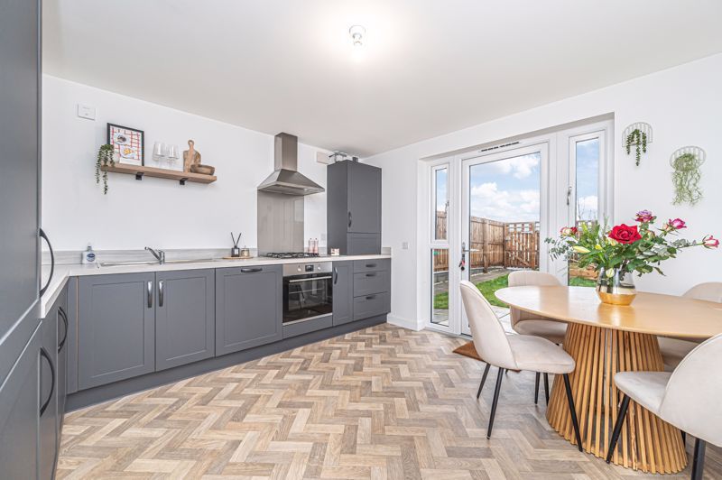 Property photo 2 of 24 Dining Kitchen