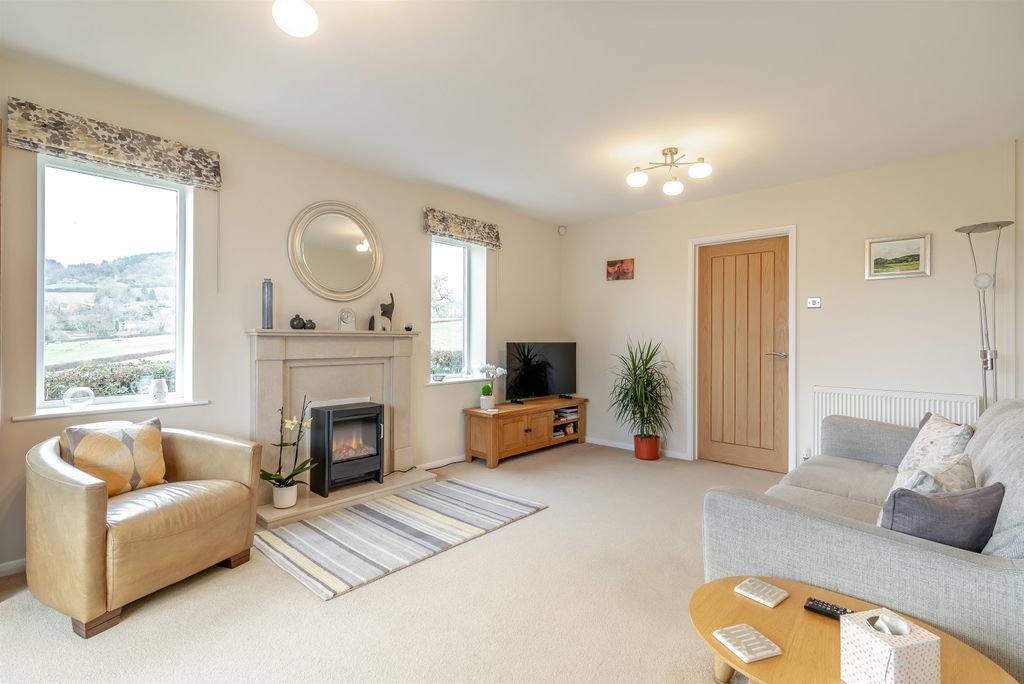 Property photo 3 of 25