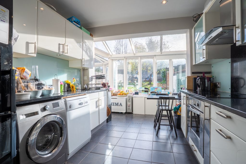 Property photo 3 of 22 2132046