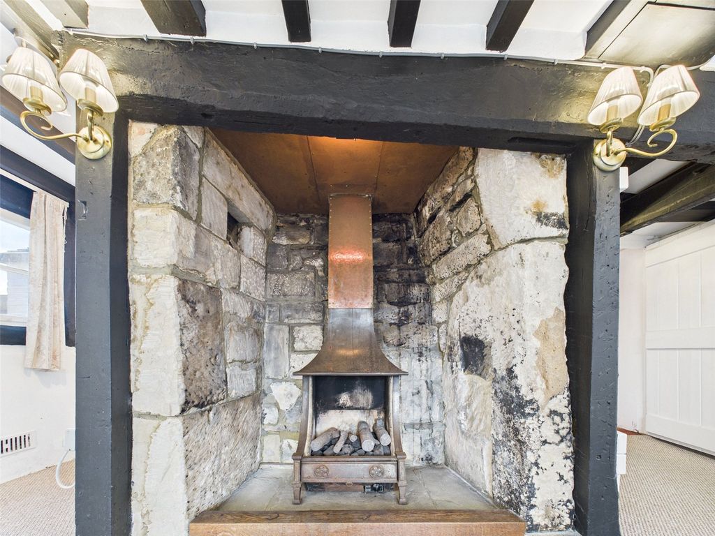 Property photo 3 of 23 Picture No. 12