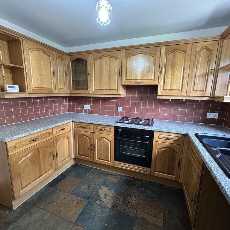 3 bed flat for saleMeadow Side, Llanspyddid, Brecon, Powys. LD3 photo 4
