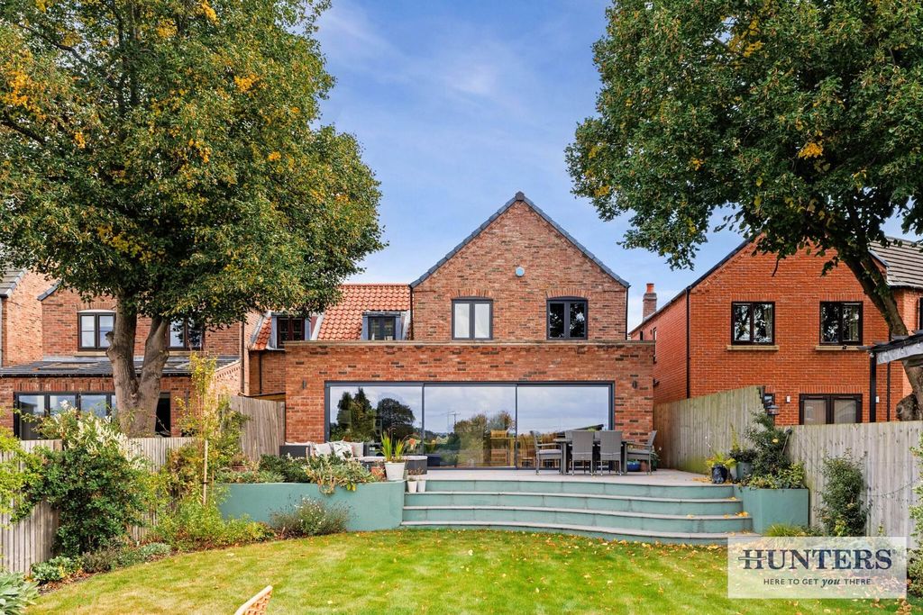 Property photo 1 of 35 97013_3 Barn Elms Camblesforth (34) - Copy_Low.Jpg
