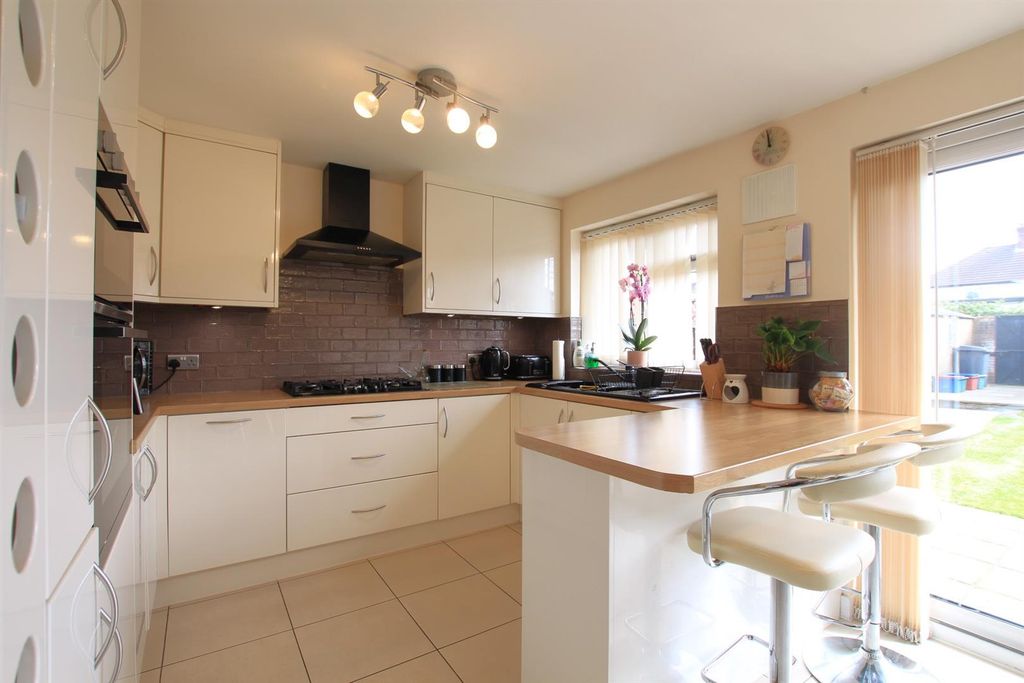Property photo 2 of 13 Kitchen