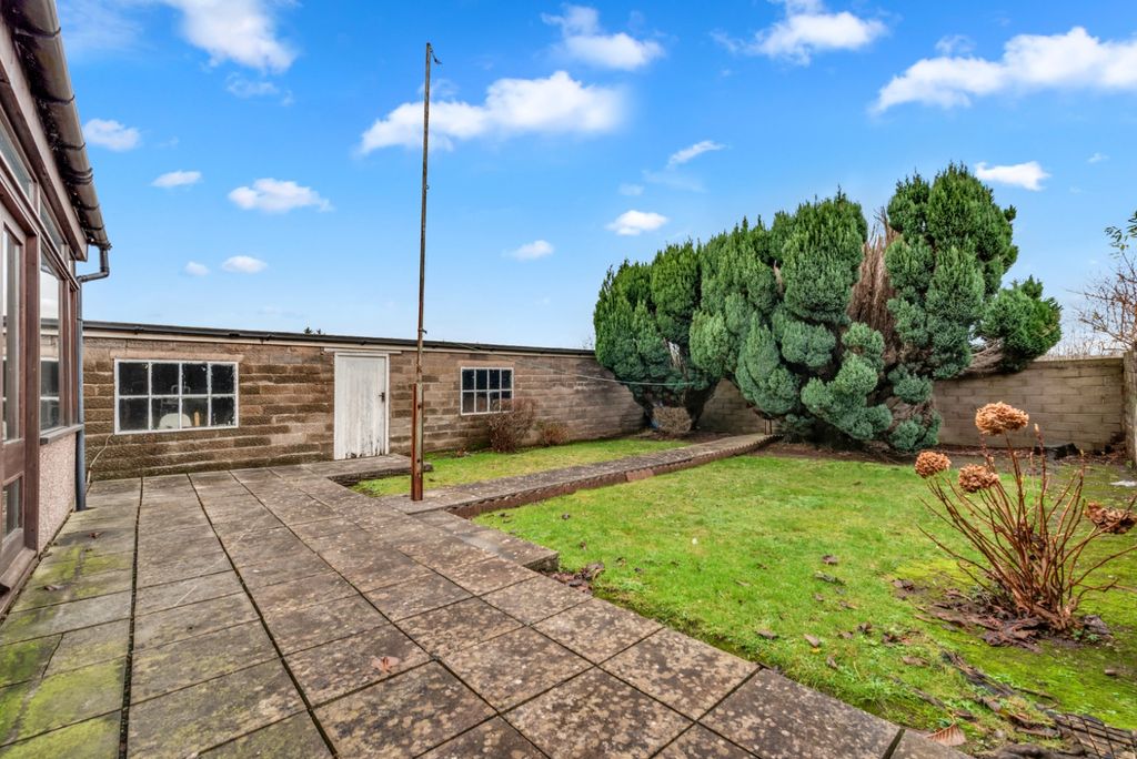 Property photo 2 of 22 4745772