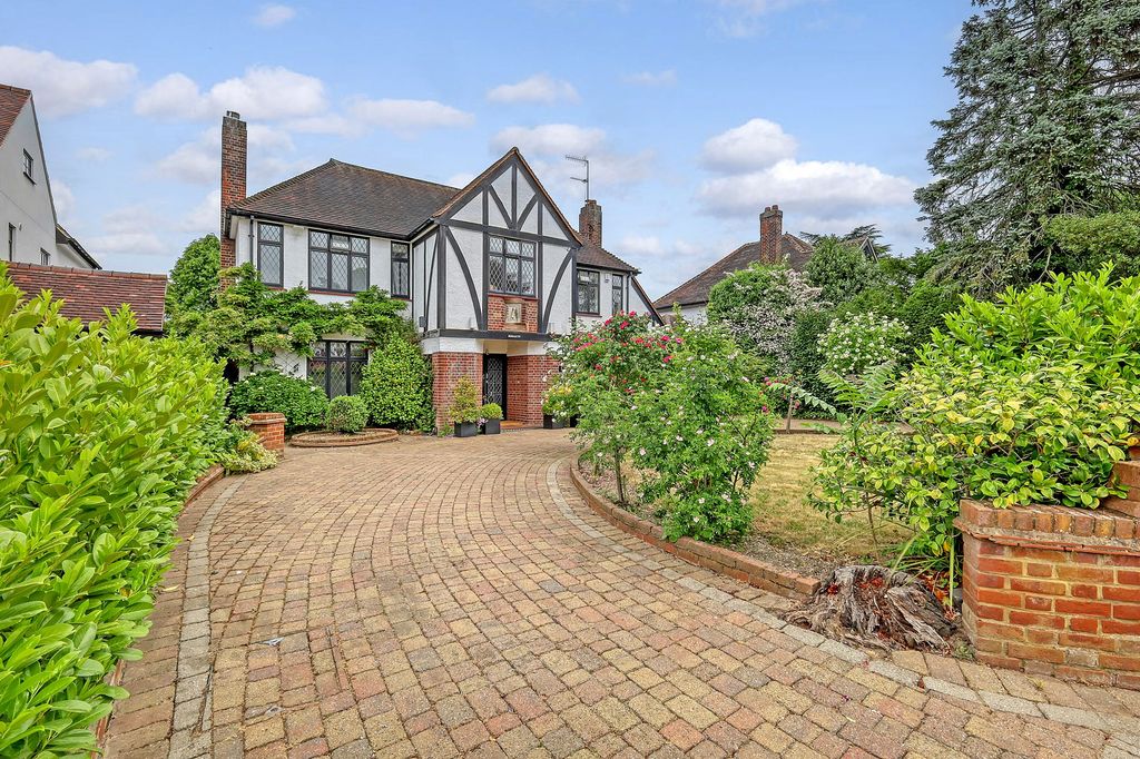 Property photo 1 of 35