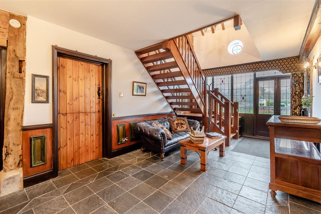 Property photo 3 of 30 8636440-Interior22.Jpg