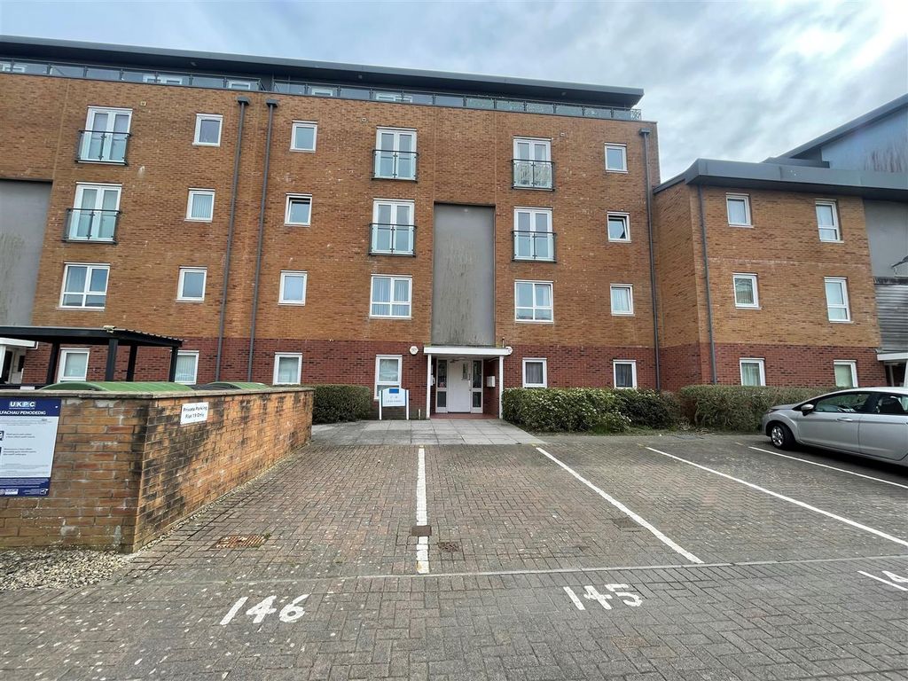 Property photo 2 of 16 Cwrt17.Jpg