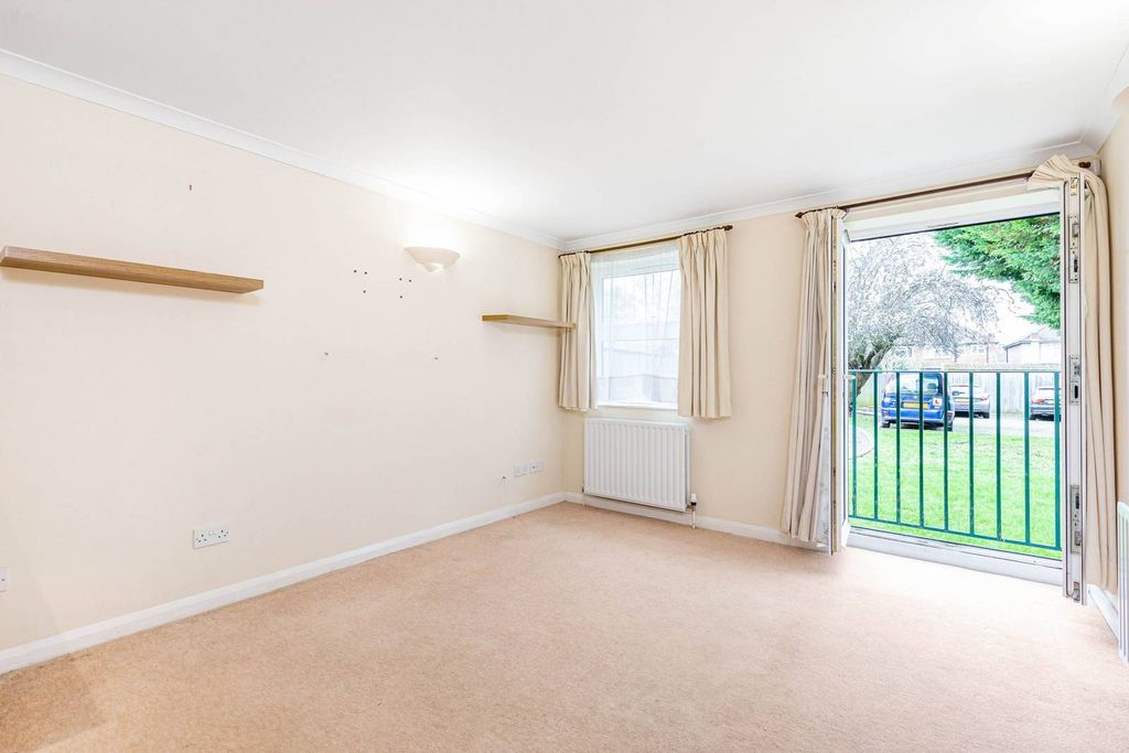 Property photo 3 of 11