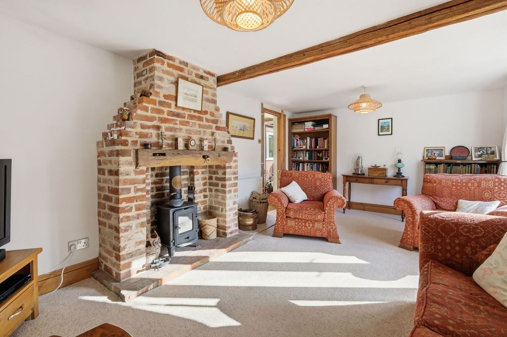 Property photo 2 of 28