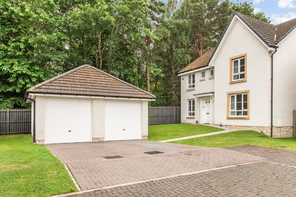 Property photo 1 of 39 5201732