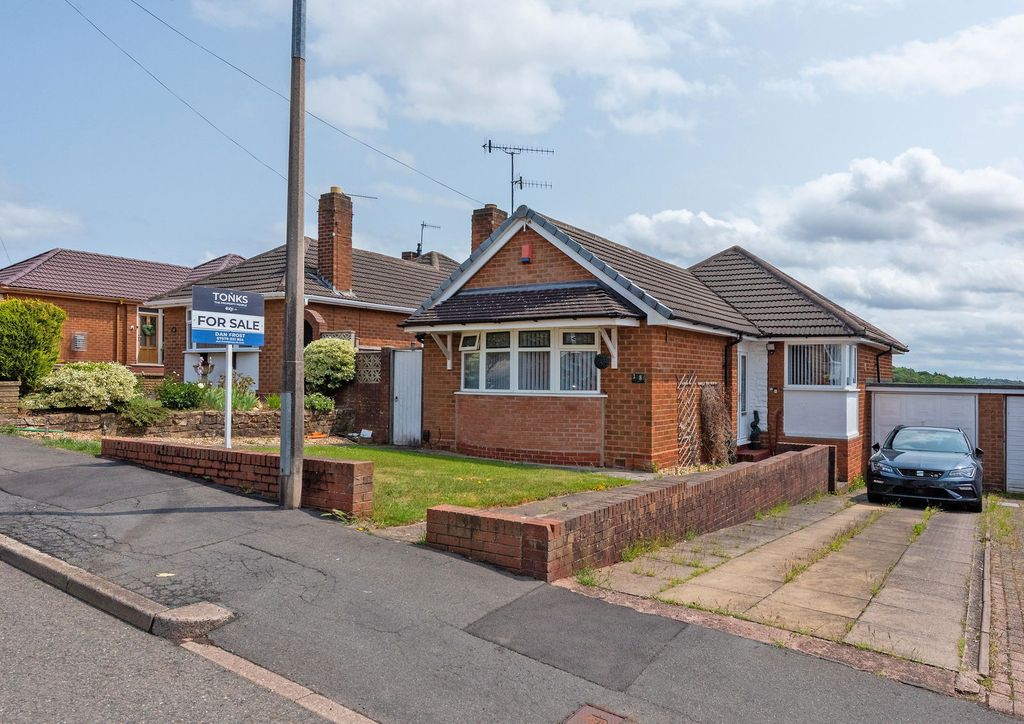 Property photo 2 of 16