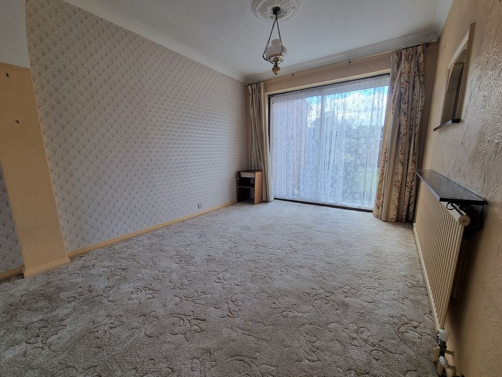 Property photo 2 of 11 Front