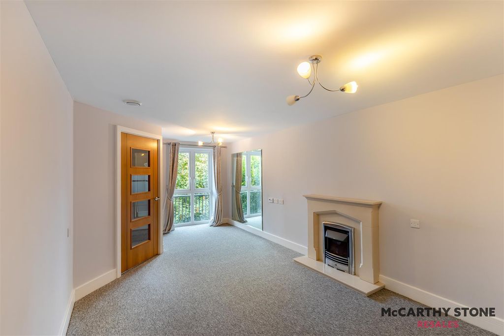 Property photo 2 of 15 8617381-Interior02.Jpg