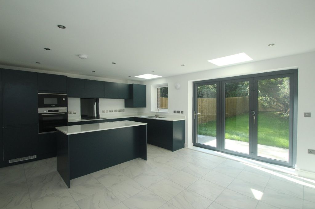 Property photo 2 of 10 0 General